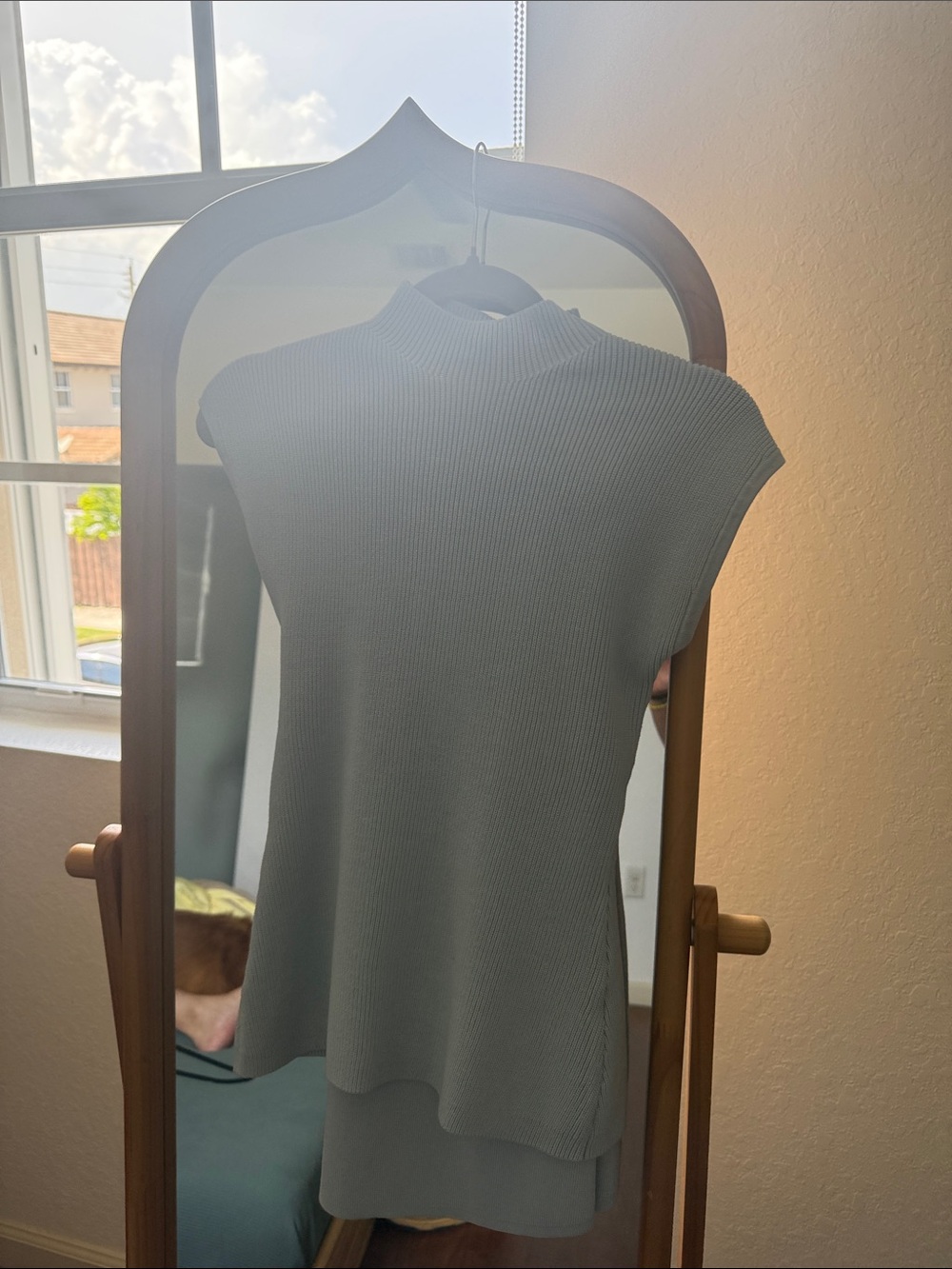 Sleeveless Ribbed Mock Neck Tunic Top - Light Gray